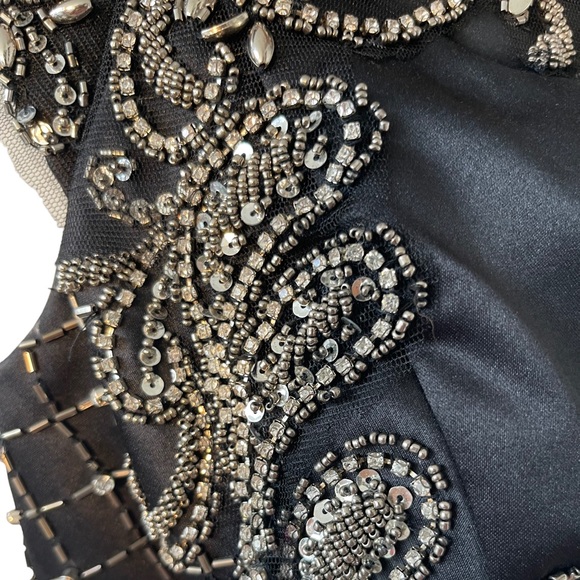 AFTER FIVE beautiful beading top - Picture 4 of 7